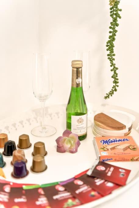 Cozy Apartment In Quiet Location, Fast Train Station 100M Away, Contactless Check-In Vienna Luaran gambar