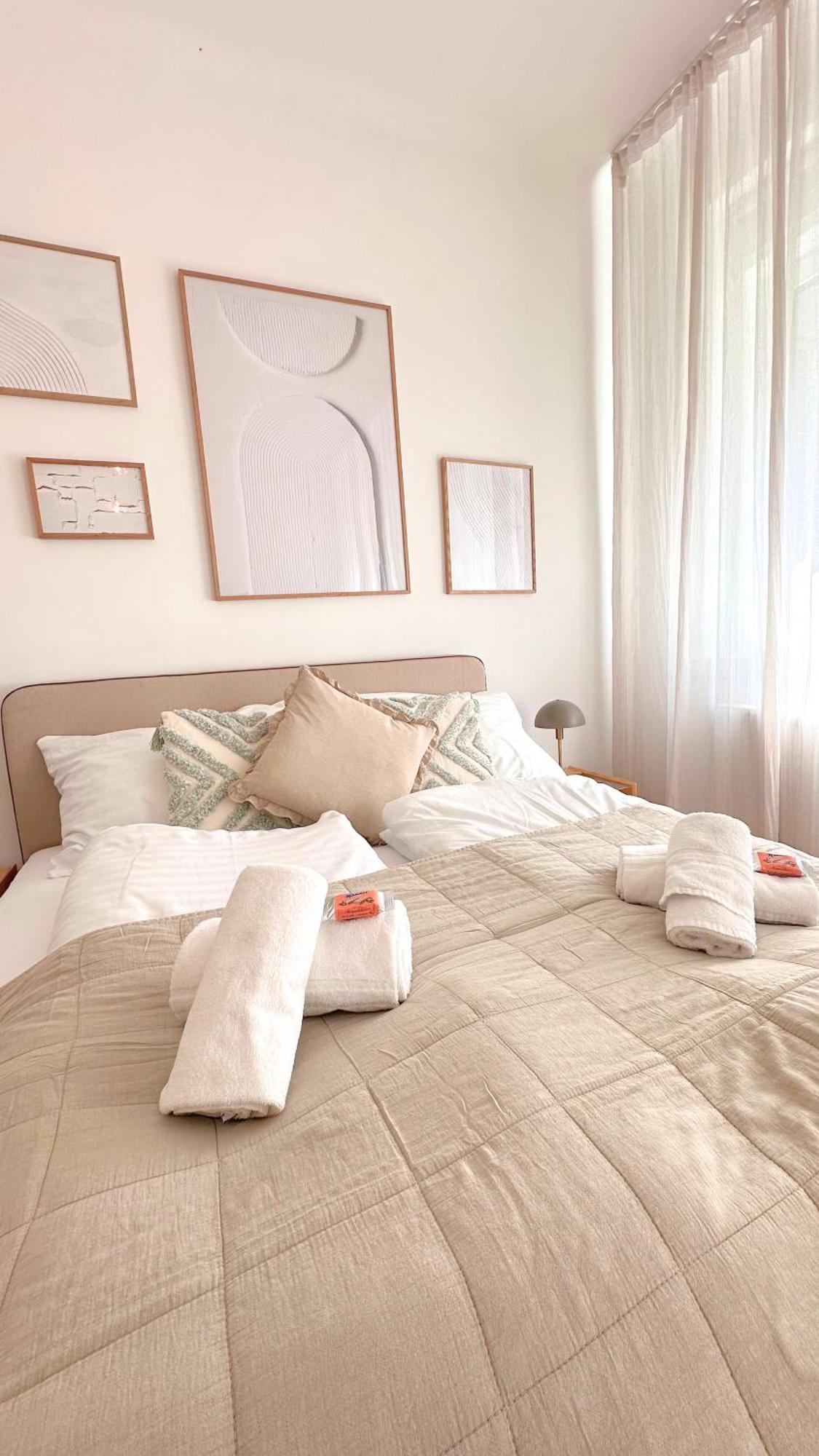 Cozy Apartment In Quiet Location, Fast Train Station 100M Away, Contactless Check-In Vienna Luaran gambar