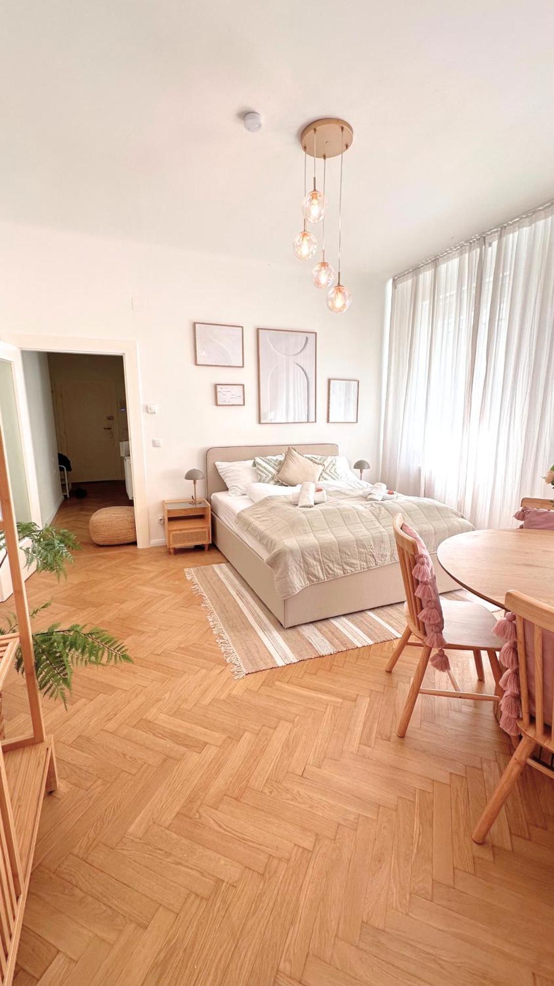 Cozy Apartment In Quiet Location, Fast Train Station 100M Away, Contactless Check-In Vienna Luaran gambar